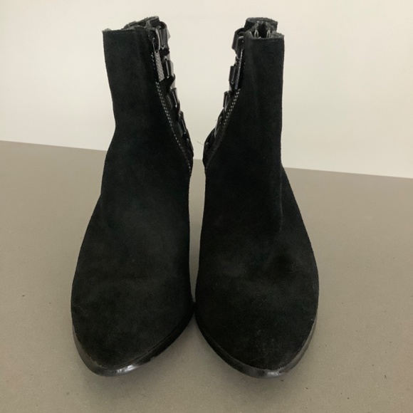 Luxury Rebel Black Suede Low Heeled Bootie Size 39-1/2 (8-1/2) - Picture 4 of 11